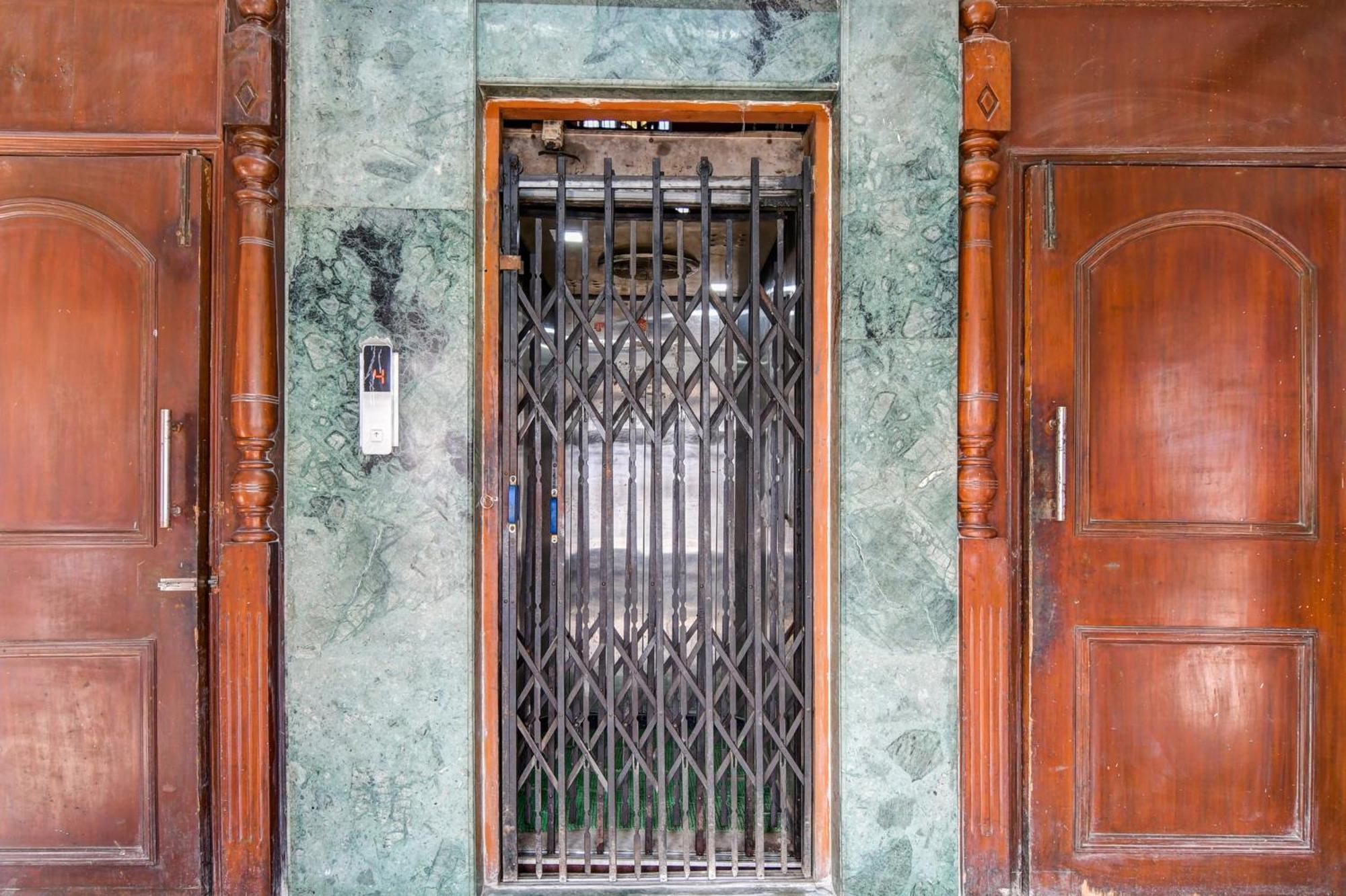 Super Hotel O Lenin Sarani Calcutta Exterior foto